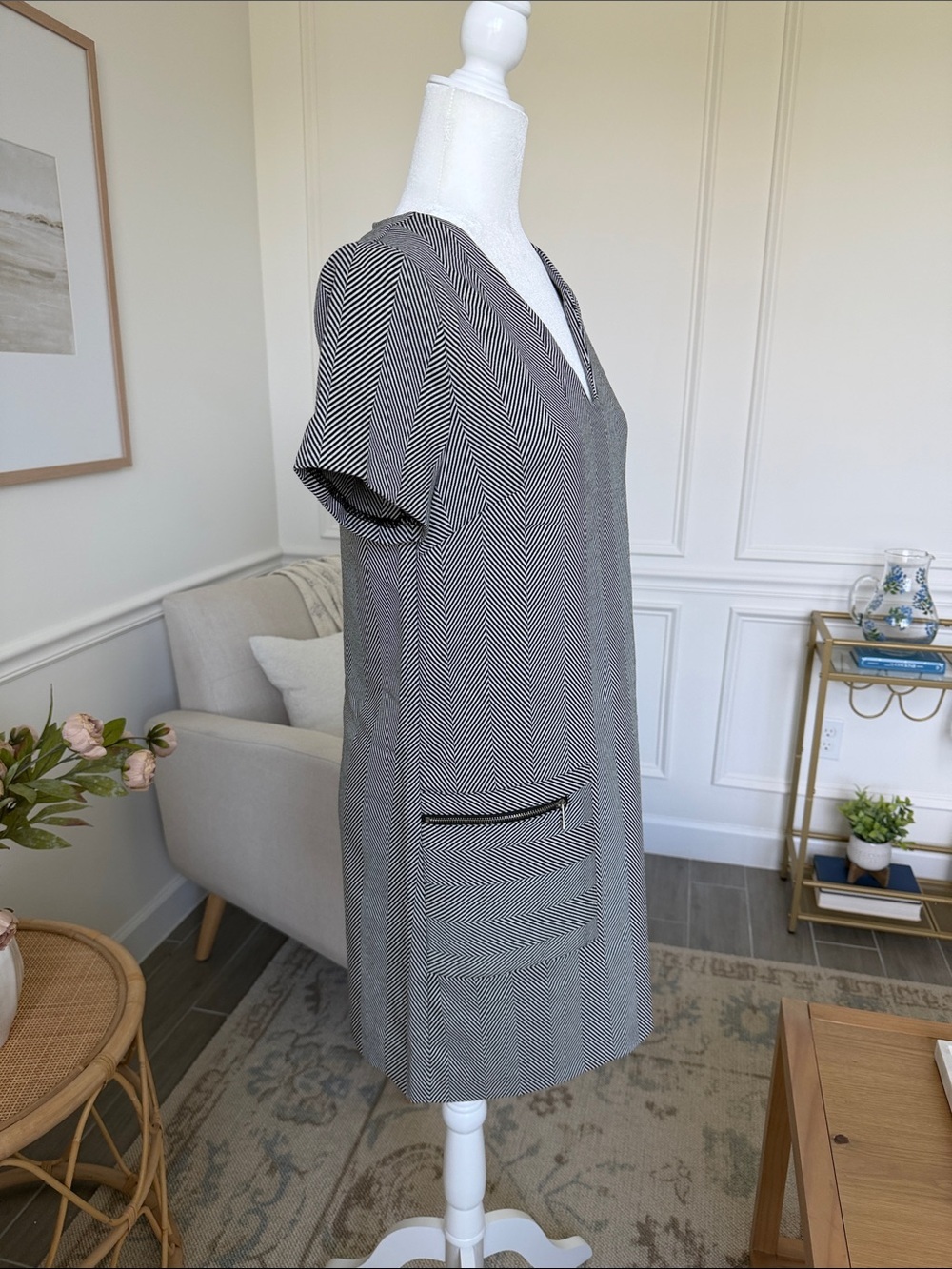 1.STATE Chevron Zip Pocket Shift Dress Black White Mod Minimalist Career - Picture 4 of 11